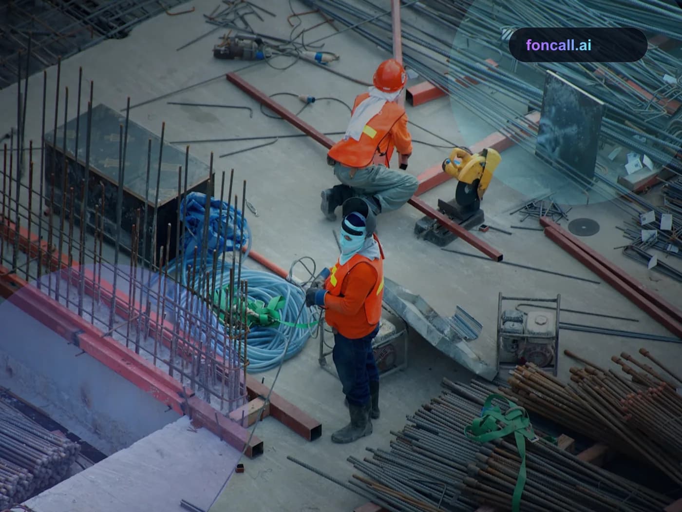 KI-Telefonassistent für Bauunternehmer: Bauunternehmer auf einer Baustelle